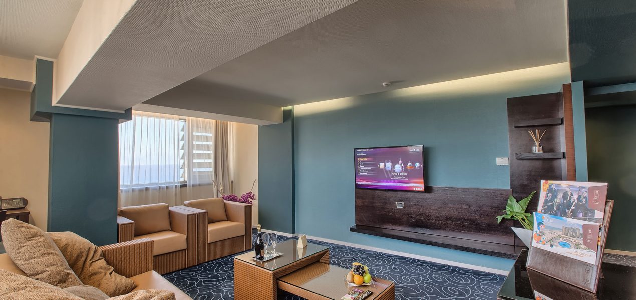 junior-suite-livingroom1